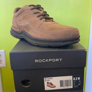 *NEW CONDITION* ROCKPORT WORLD TOUR CLASSIC Size 8.5W. Color - Chocolate (Brown)